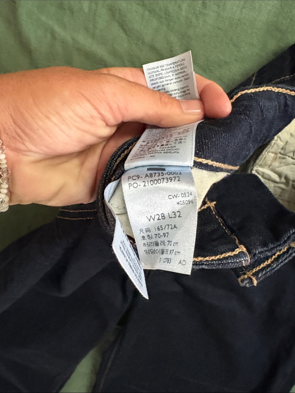 Levi’s | Women’s Wide Leg Jeans in Dark Indigo - Picture 4 of 9